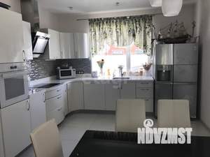 Дом 225м², 2-этажный, участок 9 сот.