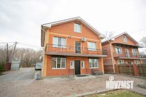 Дом 216м², 2-этажный, участок 9 сот.