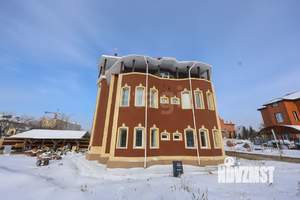 Дом 439м², 3-этажный, участок 8 сот.