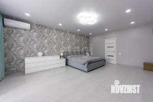 Дом 209м², 2-этажный, участок 12 сот.