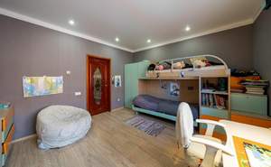 Дом 216м², 2-этажный, участок 15 сот.