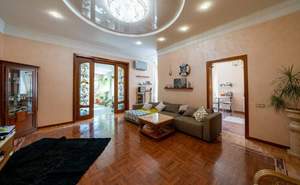 Дом 216м², 2-этажный, участок 15 сот.