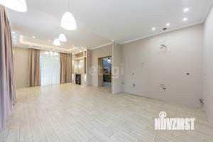 Дом 178м², 3-этажный, участок 15 сот.