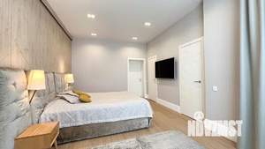 Коттедж 220м², 2-этажный, на длительный срок, 