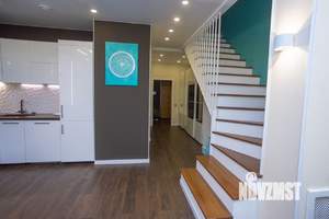 Коттедж 200м², 3-этажный, на длительный срок, 