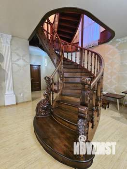 Дом 400м&sup2;, 3-этажный, посуточно, 