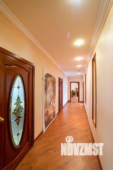 Коттедж 340м², 2-этажный, участок 19 сот.  