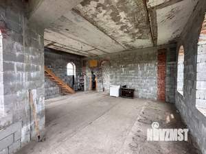 Дом 242м&sup2;, 3-этажный, участок 12 сот.  