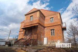 Дом 182м², 2-этажный, участок 11 сот.  