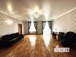 Коттедж 360м², 2-этажный, участок 20 сот.  