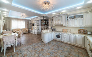 Дом 205м², 2-этажный, участок 12 сот.  