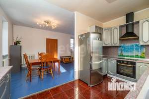 Дом 238м&sup2;, 4-этажный, участок 10 сот.  