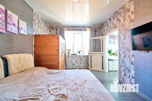 Дом 240м&sup2;, 3-этажный, участок 10 сот.  