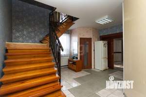 Дом 200м&sup2;, 2-этажный, участок 6 сот.  