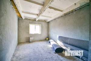 Дом 460м&sup2;, 3-этажный, участок 5 сот.  