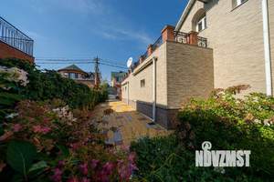 Коттедж 216м&sup2;, 2-этажный, участок 15 сот.  