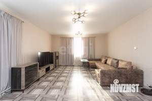 Дом 200м&sup2;, 2-этажный, участок 6 сот.  