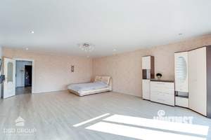 Коттедж 200м², 2-этажный, участок 10 сот.  