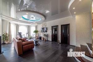 Дом 271м&sup2;, 2-этажный, участок 14 сот.  