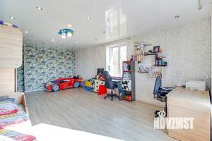 Коттедж 200м², 2-этажный, участок 10 сот.  