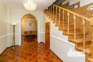 Дом 234м&sup2;, 2-этажный, участок 8 сот.  