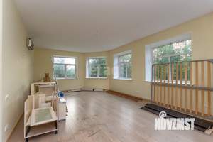 Дом 700м², 2-этажный, участок 25 сот.  