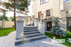 Дом 450м², 3-этажный, участок 10 сот.  