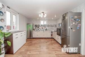 Коттедж 110м², 2-этажный, участок 10 сот.  
