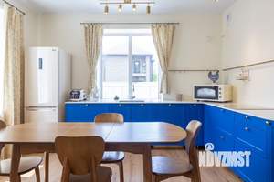 Дом 130м&sup2;, 2-этажный, участок 10 сот.  