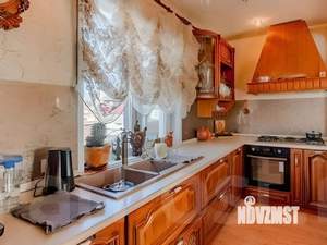 Коттедж 260м², 2-этажный, участок 6 сот.  