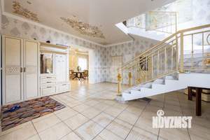 Коттедж 190м², 2-этажный, участок 5 сот.  