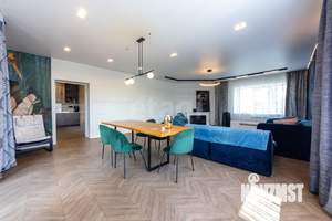 Дом 212м&sup2;, 2-этажный, участок 10 сот.  