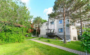 Дом 450м², 3-этажный, участок 10 сот.  