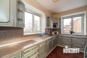 Дом 238м&sup2;, 4-этажный, участок 10 сот.  