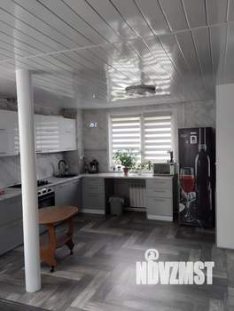 Дом 175м&sup2;, 3-этажный, участок 12 сот.  