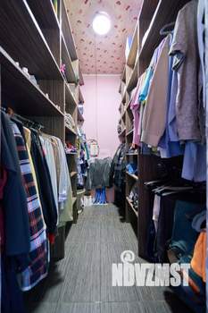 Дом 240м², 3-этажный, участок 10 сот.  