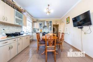 Коттедж 353м², 3-этажный, участок 12 сот.  