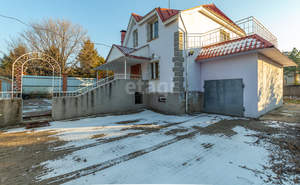 Дом 270м², 2-этажный, участок 10 сот.  