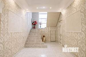 Дом 280м², 2-этажный, участок 6 сот.  