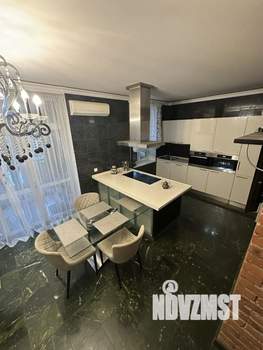 Коттедж 271м&sup2;, 3-этажный, участок 3 сот.  