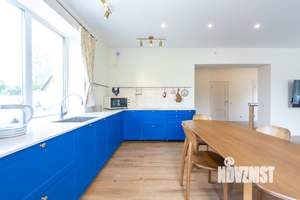 Дом 130м&sup2;, 2-этажный, участок 10 сот.  