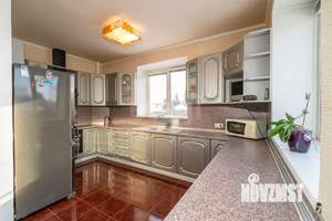 Дом 238м&sup2;, 4-этажный, участок 10 сот.  