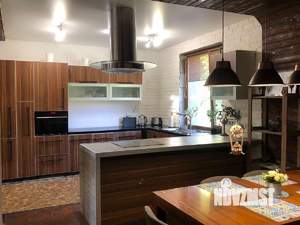 Коттедж 590м&sup2;, 2-этажный, участок 10 сот.  