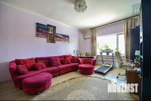 Дом 254м², 3-этажный, участок 8 сот.  