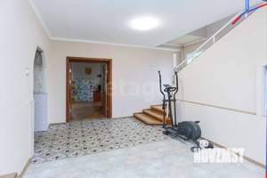 Дом 433м&sup2;, 2-этажный, участок 10 сот.  