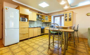 Дом 270м², 2-этажный, участок 10 сот.  