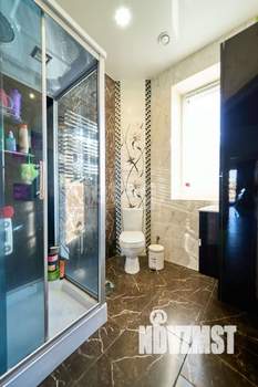 Дом 240м&sup2;, 3-этажный, участок 10 сот.  