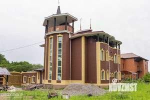 Дом 439м&sup2;, 3-этажный, участок 8 сот.  