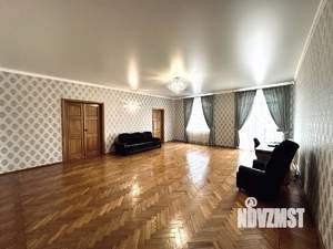 Коттедж 360м², 2-этажный, участок 20 сот.  
