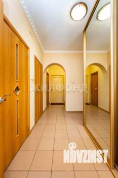 Коттедж 353м&sup2;, 3-этажный, участок 12 сот.  